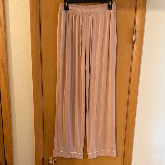 cozy earth Other - Cozy Earth Women’s Bamboo Sleep Pajama Lounge Pants Pink Size Large